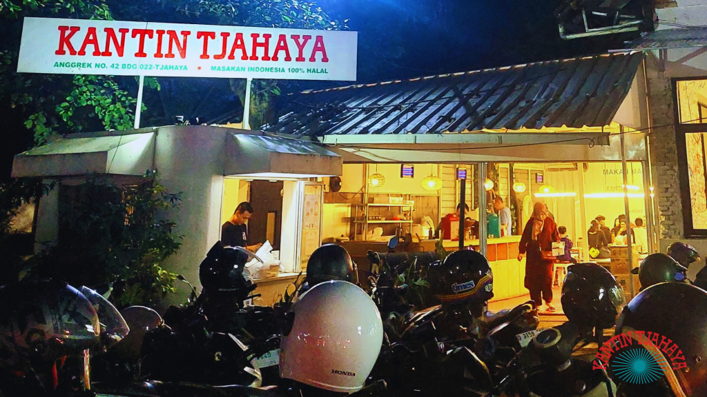 Kantin Tjahaya - 4 Resto di Bandung yang Lagi Viral Tanpa Bikin Kantong Jebol