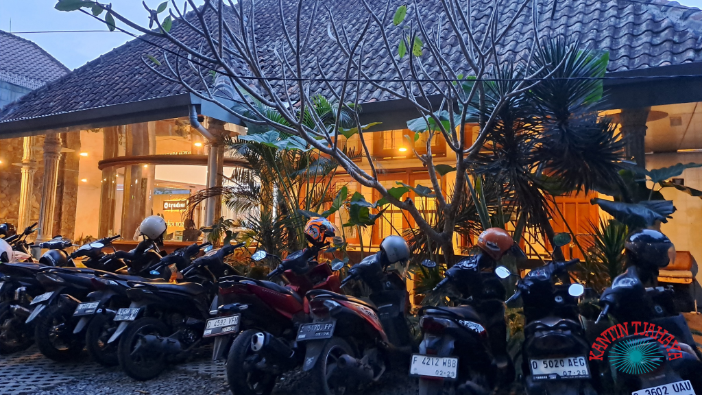 Tradisi - 4 Resto di Bandung yang Lagi Viral Tanpa Bikin Kantong Jebol